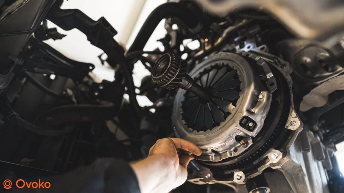 Transmisión automática frente a transmisión manual: ¿qué elegir?